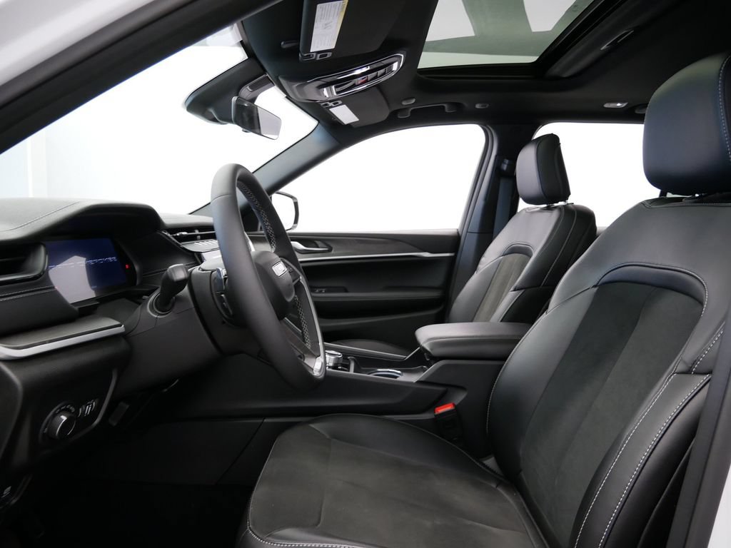 New 2026 Jeep Grand Cherokee Altitude AWD/4WD image 12