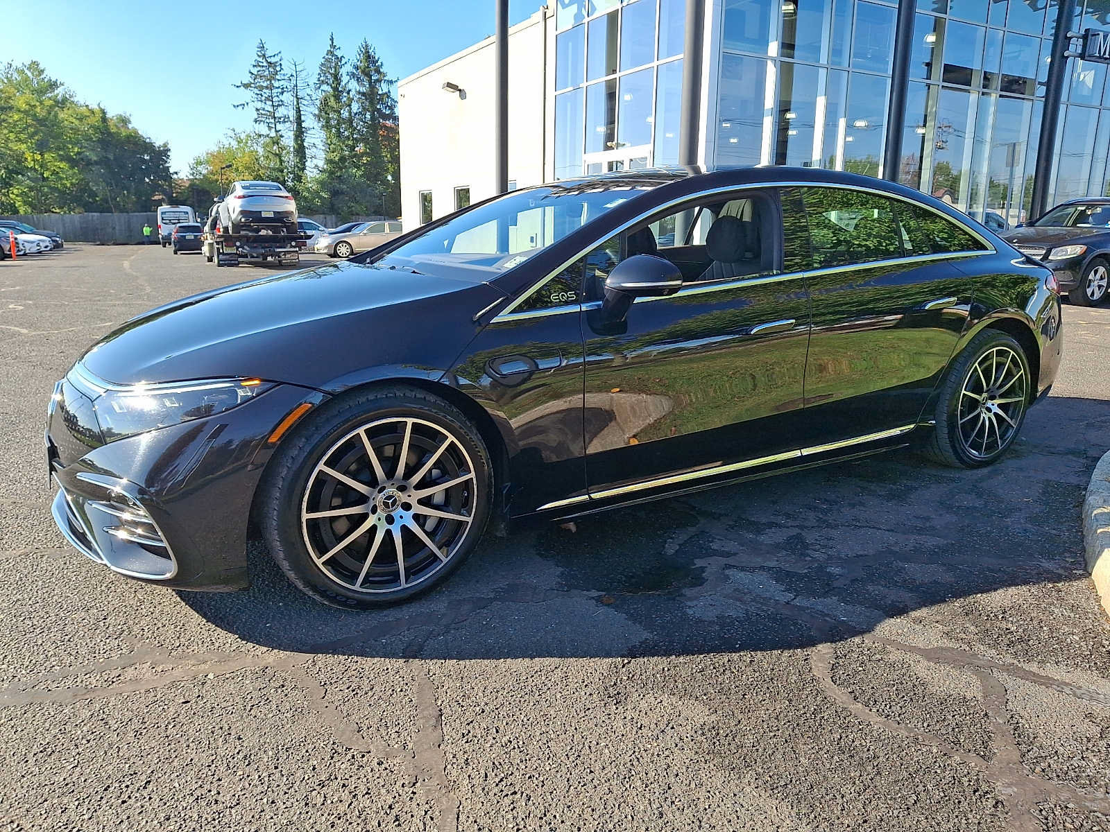Used 2023 Mercedes-Benz EQS 580 4MATIC Sedan image 3