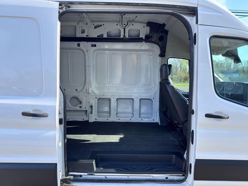 Used 2023 Ford Transit 250 148 High Roof w/ Fleet Fuel Economy Package RWD image 29