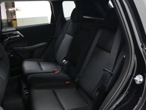 New 2026 Mitsubishi Outlander ES image 25