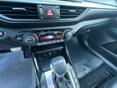 Used 2024 Kia Forte GT-Line w/ GT-Line Premium Package FWD image 17