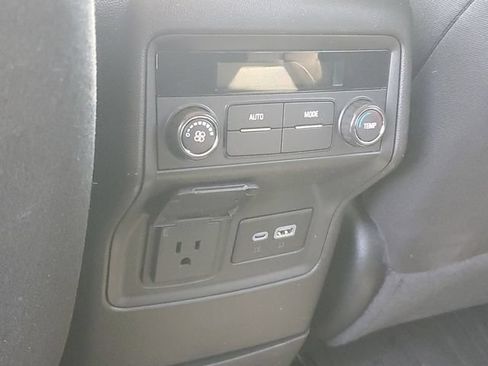 Certified 2023 GMC Acadia SLE w/ Driver Convenience Package FWD image 12