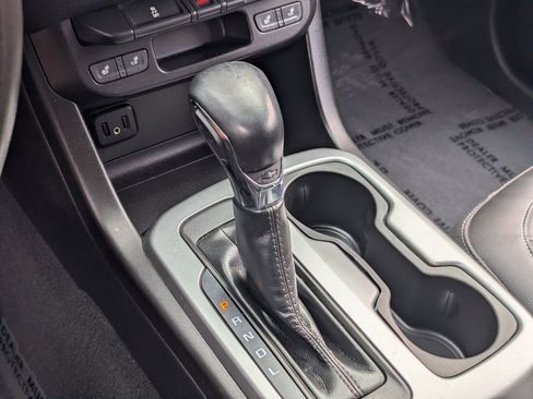 Used 2022 Chevrolet Colorado LT w/ Luxury Package image 27