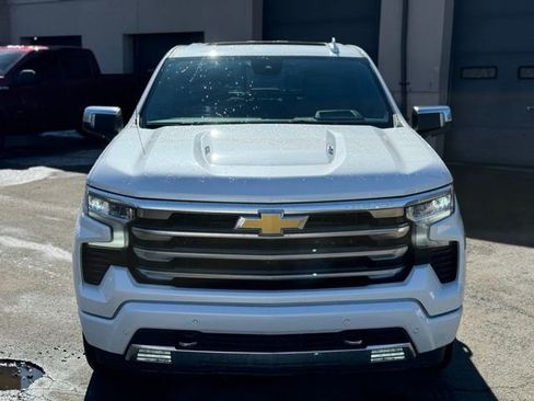 Used 2023 Chevrolet Silverado 1500 High Country w/ High Country Premium Package image 2