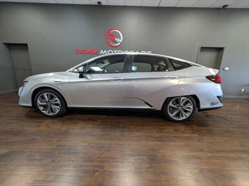 Used 2020 Honda Clarity Plug-In Hybrid image 2