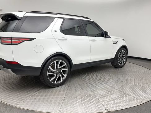 Used 2018 Land Rover Discovery HSE Luxury AWD/4WD image 2