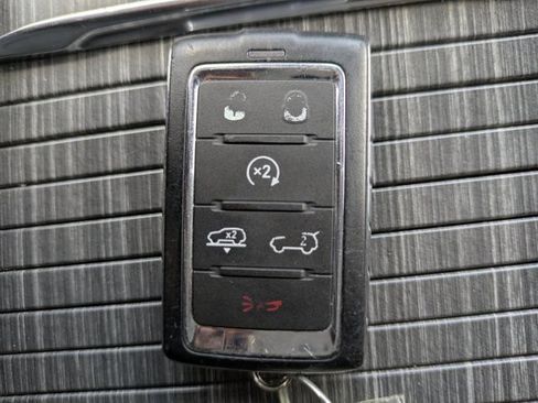 Used 2024 Jeep Wagoneer Series III AWD/4WD image 32