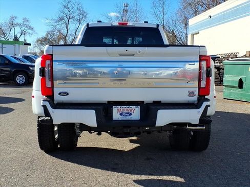 Used 2025 Ford F450 Platinum w/ Platinum Plus Package image 3