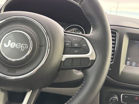 Used 2018 Jeep Compass Latitude w/ Popular Equipment Group image 18