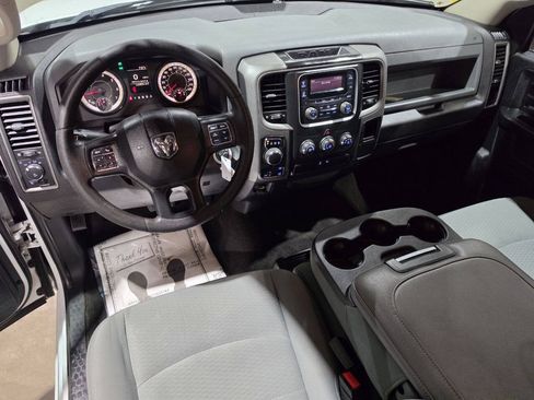 Used 2018 RAM 1500 Express AWD/4WD image 34