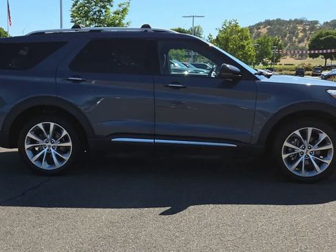 Used 2021 Ford Explorer Platinum w/ Equipment Group 601A AWD/4WD image 9