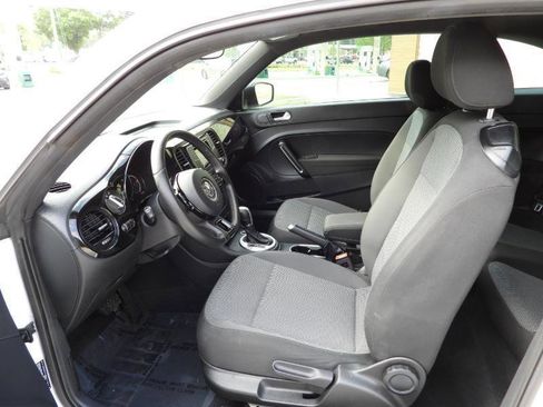 Used 2018 Volkswagen Beetle 2.0T FWD image 36