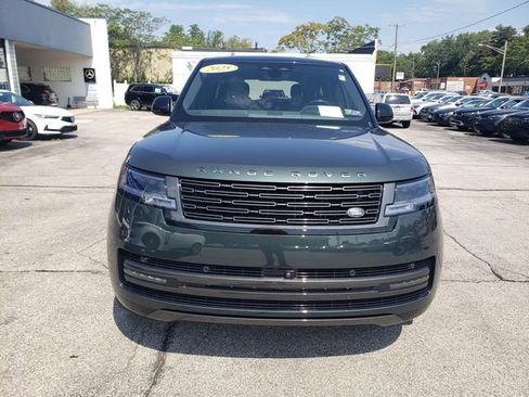 Used 2025 Land Rover Range Rover SE AWD/4WD image 3