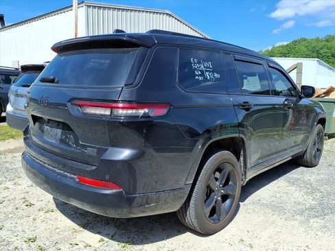 Used 2025 Jeep Grand Cherokee L Altitude AWD/4WD image 17