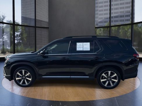 Used 2025 Honda Pilot Touring image 6