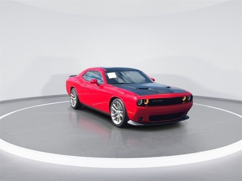 Used 2020 Dodge Challenger GT image 2