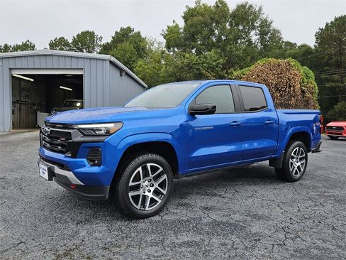 Used 2024 Chevrolet Colorado Z71 w/ Advanced Trailering Package image 3
