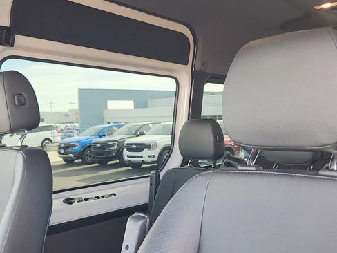 Used 2023 Mercedes-Benz Sprinter 2500 image 11