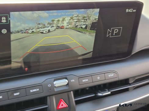 Certified 2025 Kia K4 LXS image 23