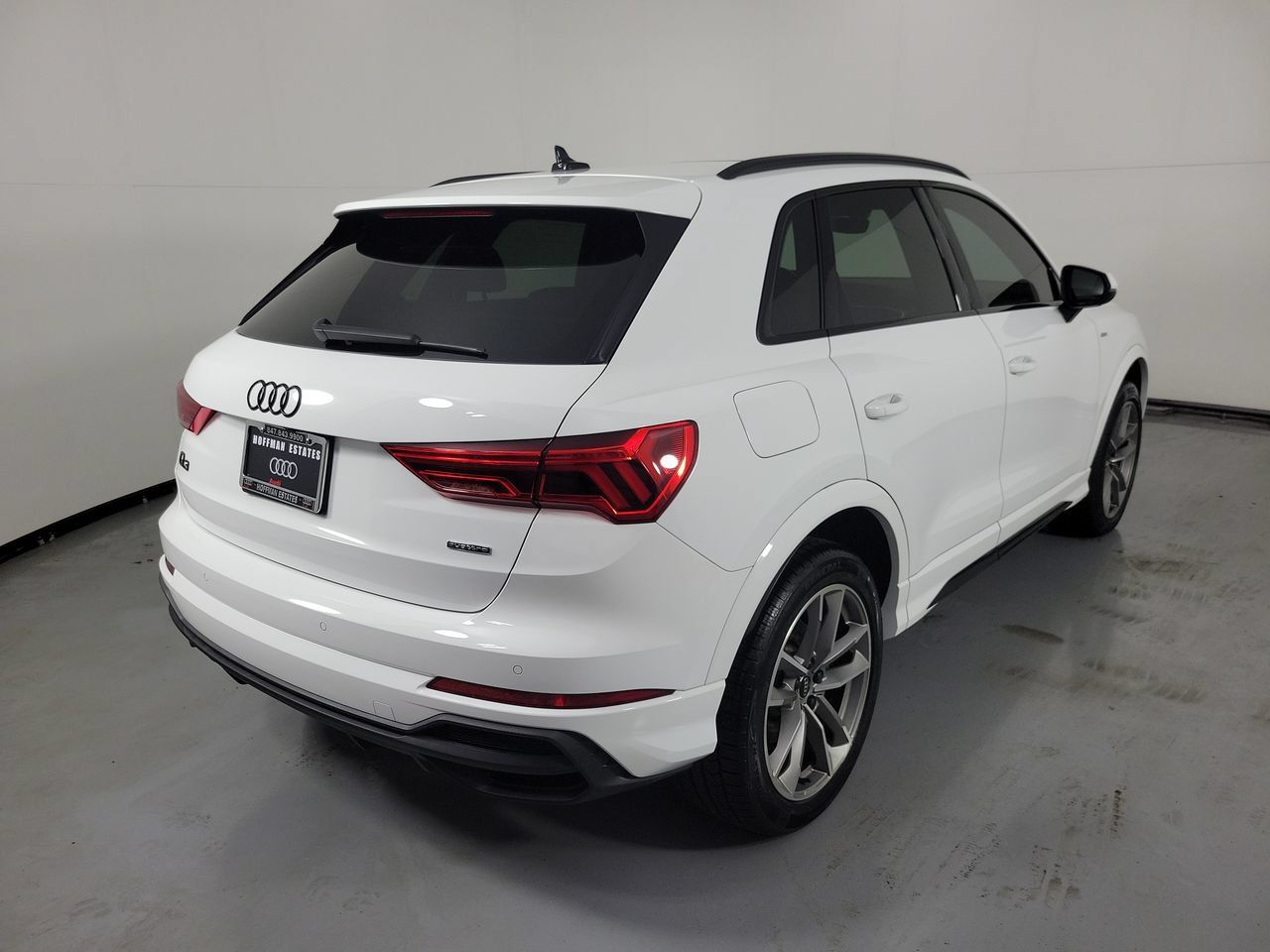 Used 2023 Audi Q3 2.0T Premium w/ Black Optic Sport Package AWD/4WD image 6
