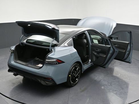 New 2026 Nissan Sentra SR w/ SR Premium Package image 34