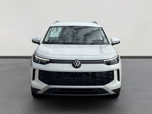 New 2026 Volkswagen Tiguan SE image 2