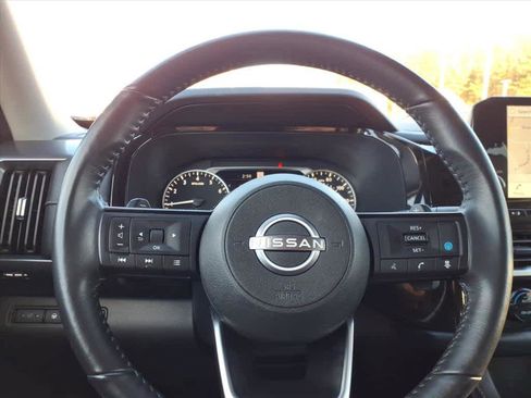 Certified 2024 Nissan Pathfinder SL w/ Black Appearance Package image 23