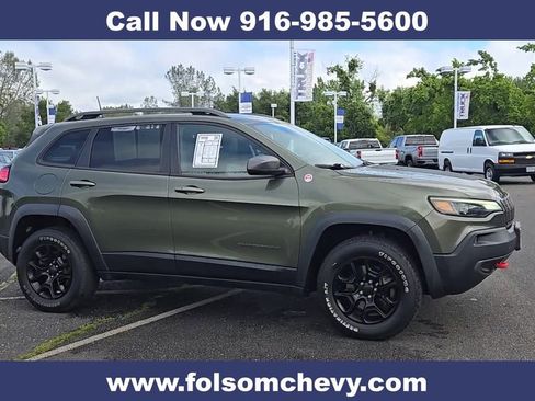 Used 2019 Jeep Cherokee Trailhawk w/ Trailer Tow Group image 2
