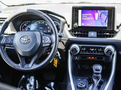 Used 2024 Toyota RAV4 LE AWD/4WD image 12