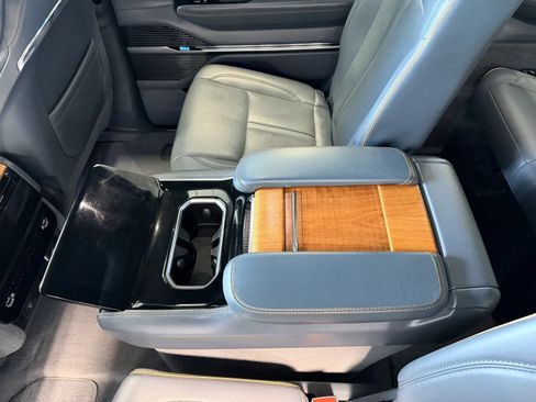 Used 2022 Jeep Grand Wagoneer Series II w/ Convenience Group III AWD/4WD image 20