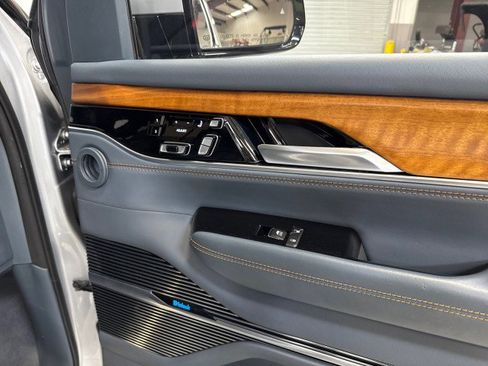 Used 2022 Jeep Grand Wagoneer Series II w/ Premium Group II image 73