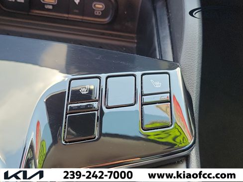 Certified 2025 Kia Sportage EX AWD/4WD image 28