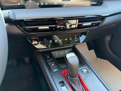 New 2026 Nissan Kicks SR w/ Cold Weather Package image 10