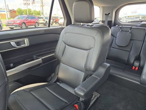 Used 2023 Ford Explorer XLT w/ Equipment Group 202A AWD/4WD image 12