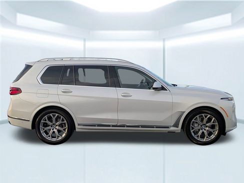 Used 2024 BMW X7 xDrive40i image 7