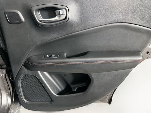 Used 2018 Jeep Compass Trailhawk w/ Leather Interior Group image 31