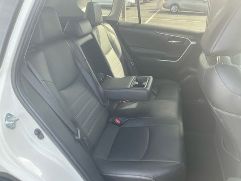 Certified 2022 Toyota RAV4 XLE Premium image 18