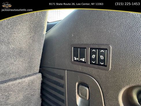 Used 2017 GMC Yukon SLT w/ Open Road Package image 23