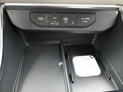 New 2026 Kia Carnival EX FWD image 22