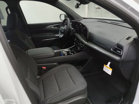 New 2026 Chevrolet Traverse LT w/ Driver Confidence Package image 12