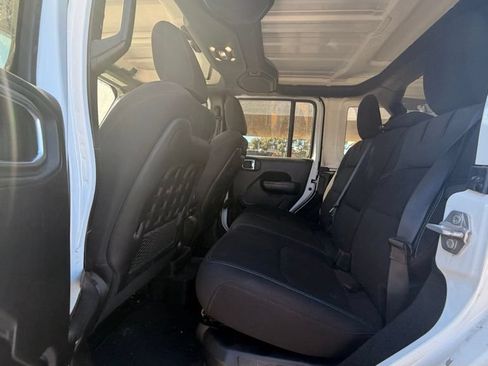 Used 2023 Jeep Wrangler Unlimited Rubicon 4xe AWD/4WD image 7