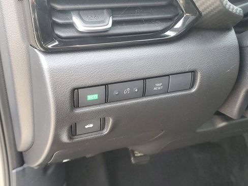 Used 2022 Nissan Sentra SV image 12