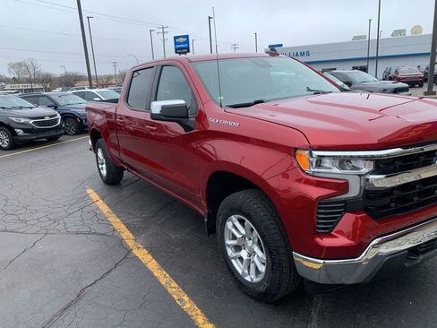 Used 2024 Chevrolet Silverado 1500 LT w/ Convenience Package II AWD/4WD image 5