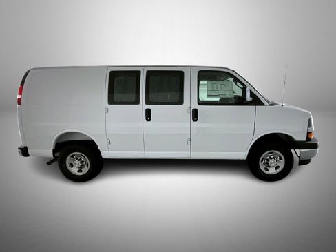 New 2025 Chevrolet Express 3500 w/ Driver Convenience Package image 4