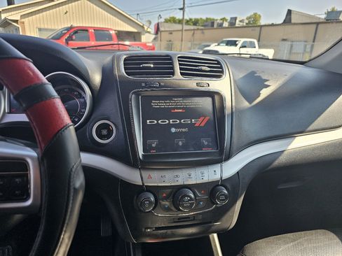 Used 2019 Dodge Journey GT image 3