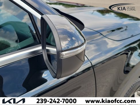 Certified 2025 Kia Telluride EX FWD image 8