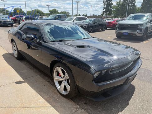 Used 2009 Dodge Challenger SRT8 RWD image 4