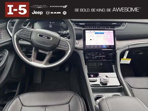 New 2025 Jeep Grand Cherokee Limited w/ Luxury Tech Group II image 14