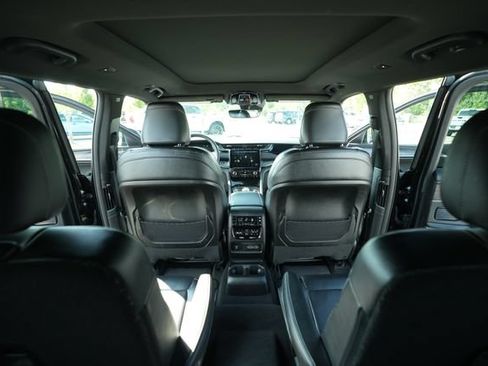 Used 2023 Jeep Grand Cherokee L Overland AWD/4WD image 26