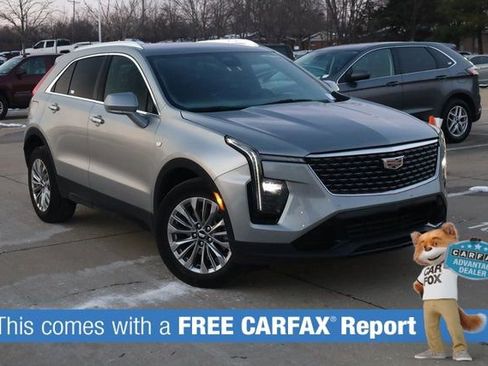 Used 2024 Cadillac XT4 Premium Luxury image 2